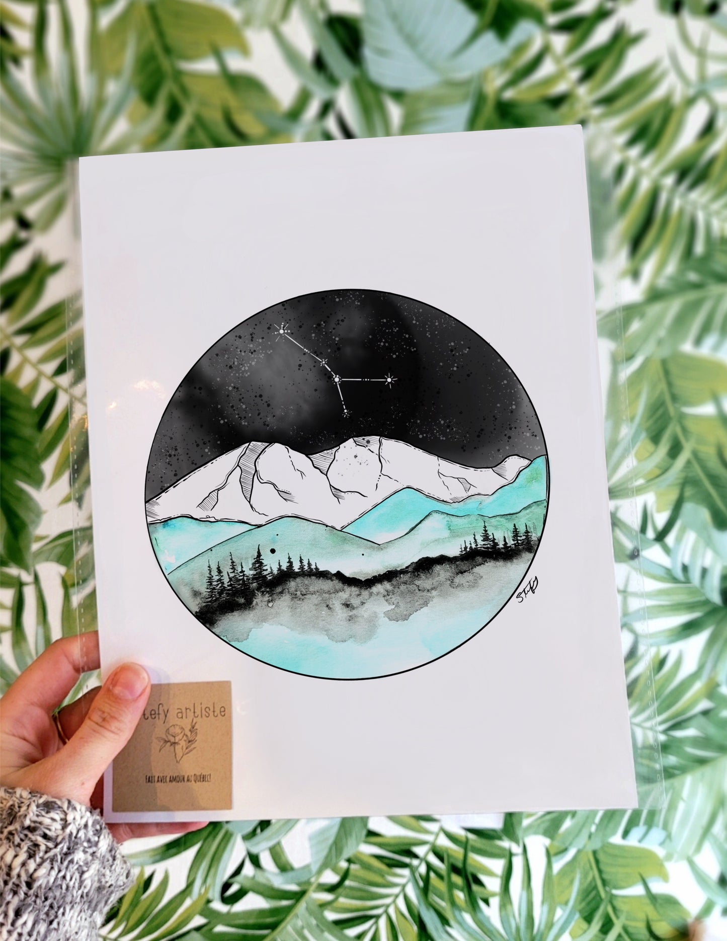 Illustration de cercle et montagnes avec constellation à l'aquarelle